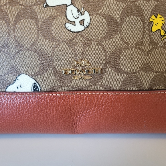 Coach X Peanuts Dempsey Carryall, BNWOT - Picture 3 of 11
